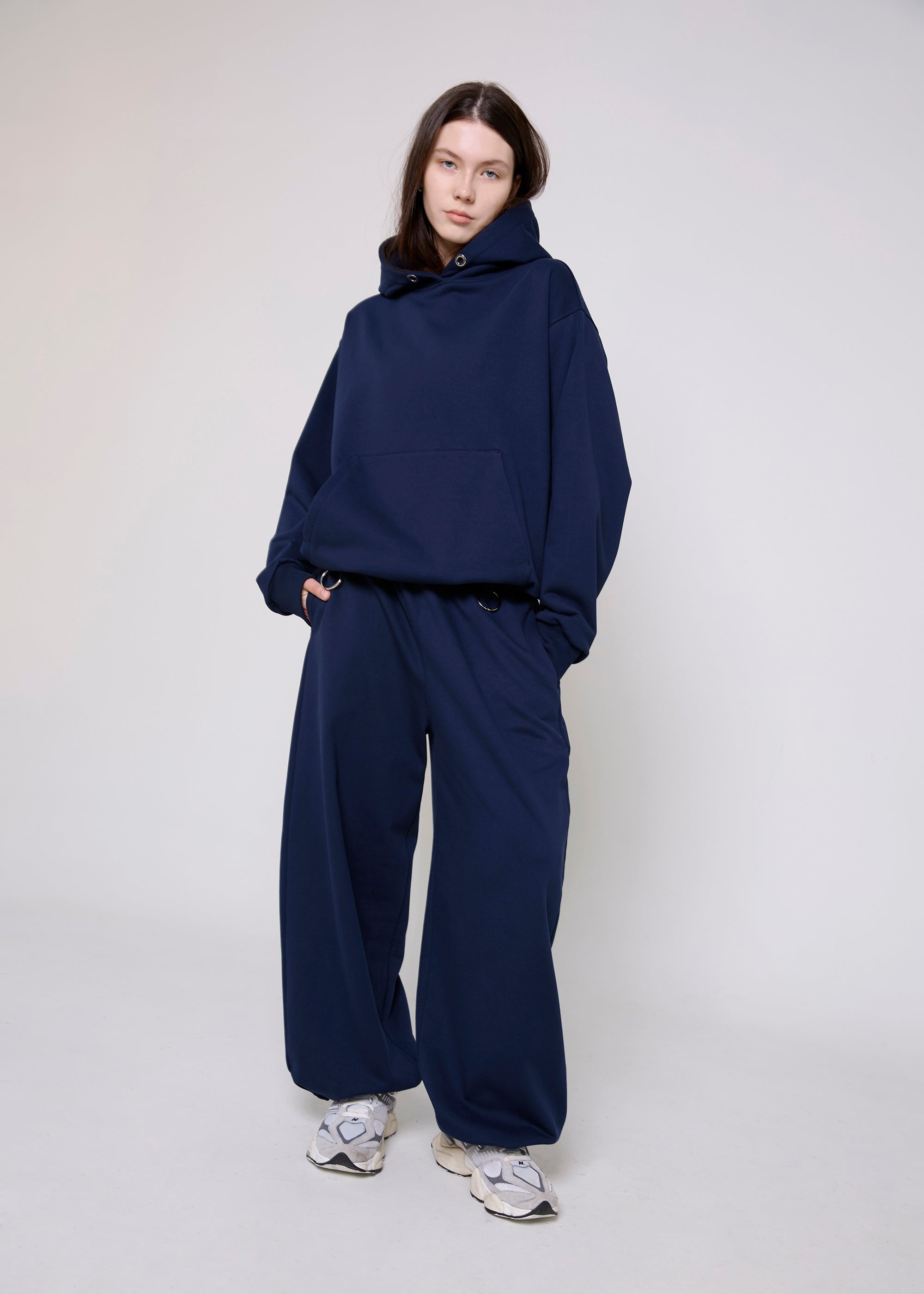 パンツ B. TENNIS CLUB SWEATPANTSネイビー